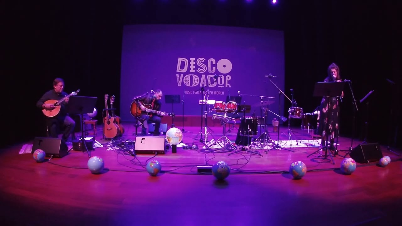 Menino do Bairro Negro - Disco Voador e Domingos Mateus