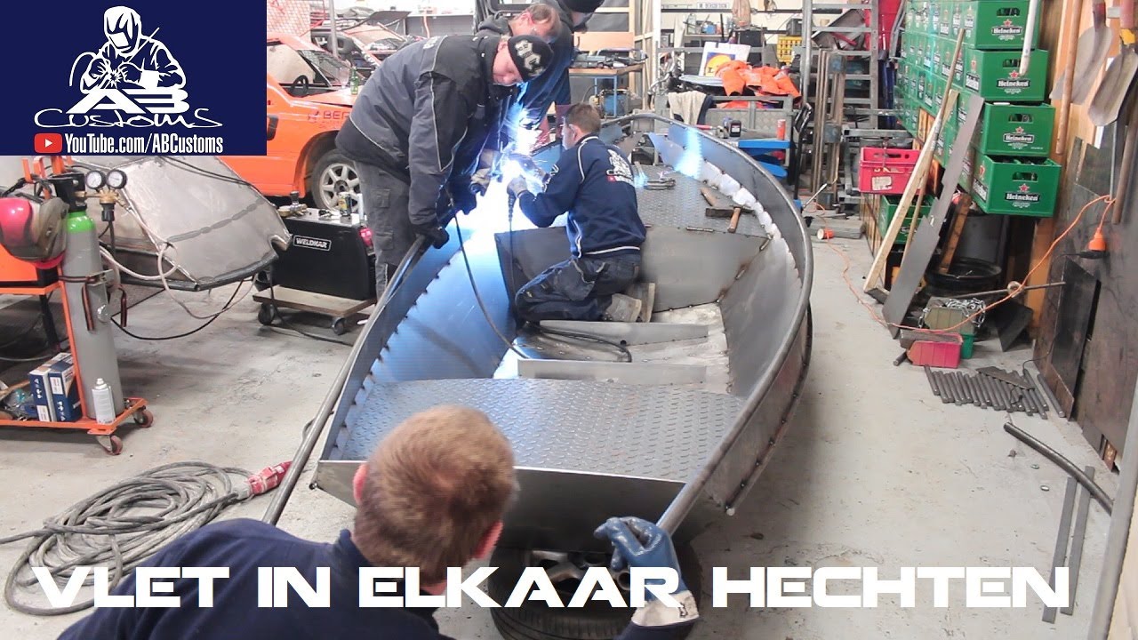 Stalen vlet in elkaar lassen. (op maat gesneden platenpakket)