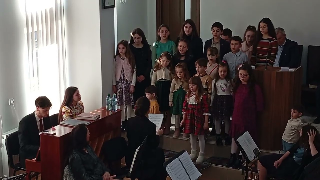 Corul de copii al Bisericii de la Văcărești - El îmi șoptește că mă iubește.