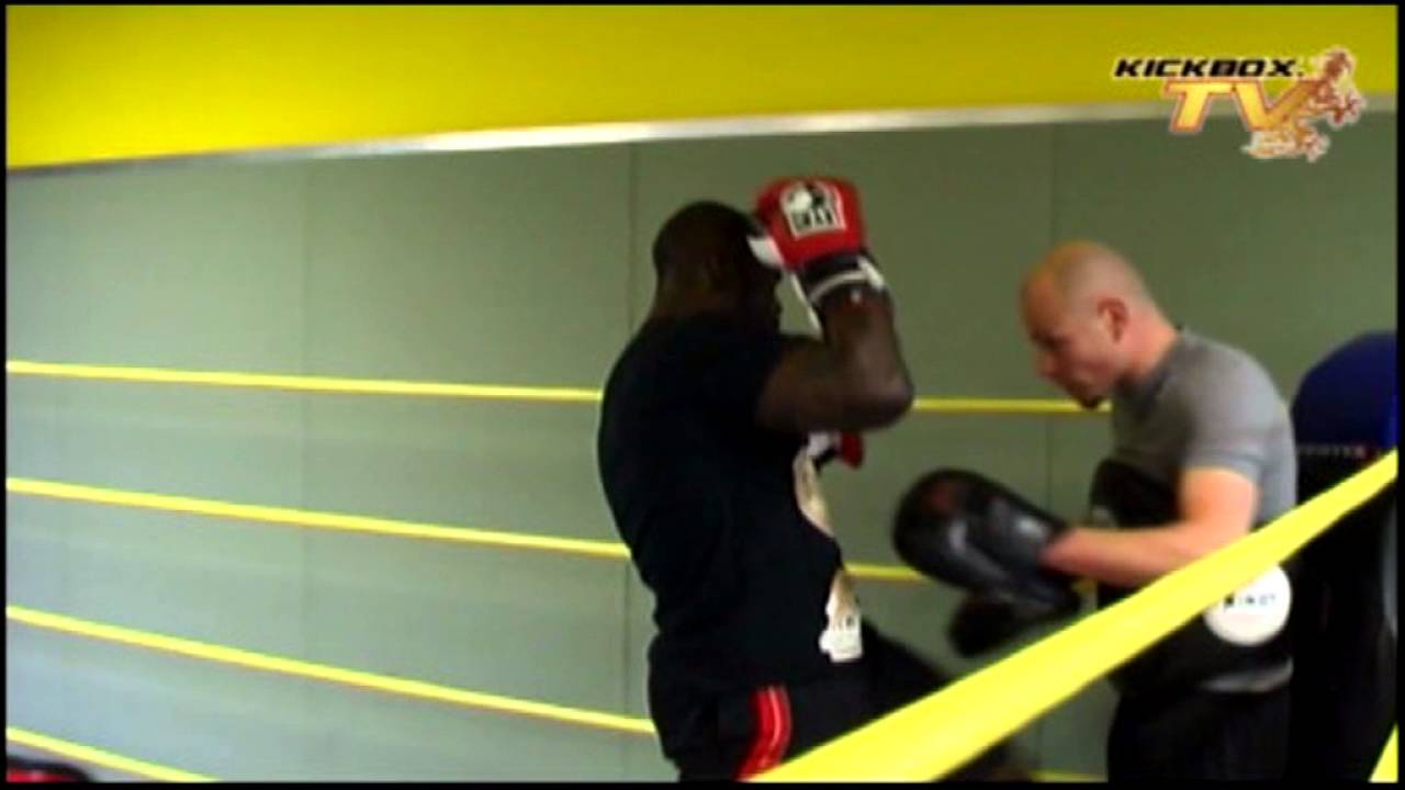 Melvin Manhoef and Joerie Mes very explosive pads training @ Mikes Gym Amsterdam