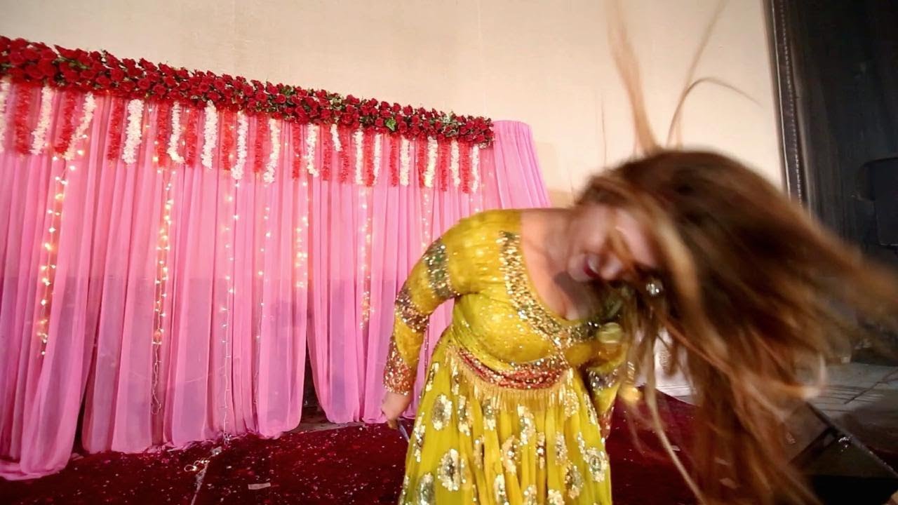 Neelam Gul Open New Hot Stage Dance
