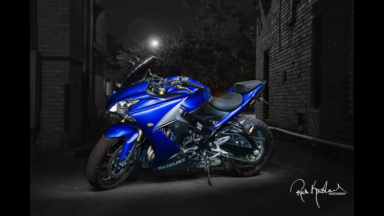 How to remove fairings and change the oil on GSX S1000F