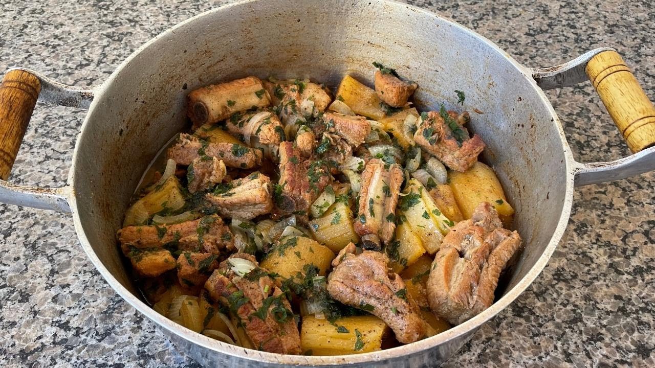 Costelinha de Porco Com Mandioca | Delícias da Eleni