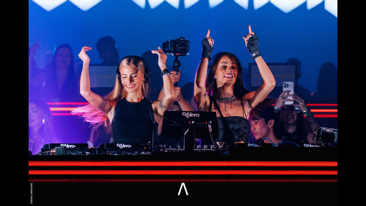 Carol Seubert b2b Miss Natalia @ Adore, Joinville, Santa Catarina.