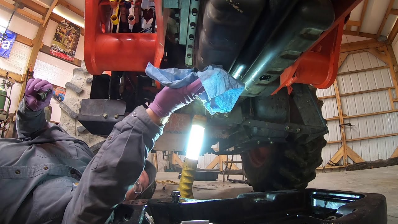 Kubota M6060/7060 — полный сервис! Гидравлика, двигатель, топливо, масляный сепаратор и воздух.