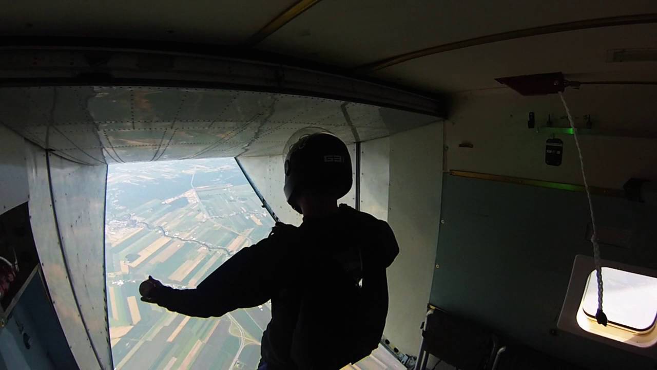 Seb.Chartrand _SkyVan Exit 2016_ Parachute Montreal