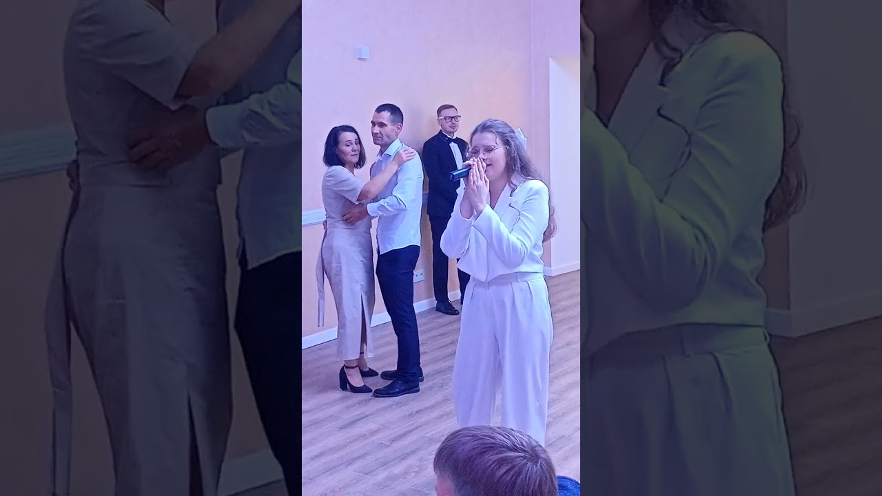 26 октября 2024 Кэтэлина поёт для жениха (родного брата) и невесты.Вариант видео 1...