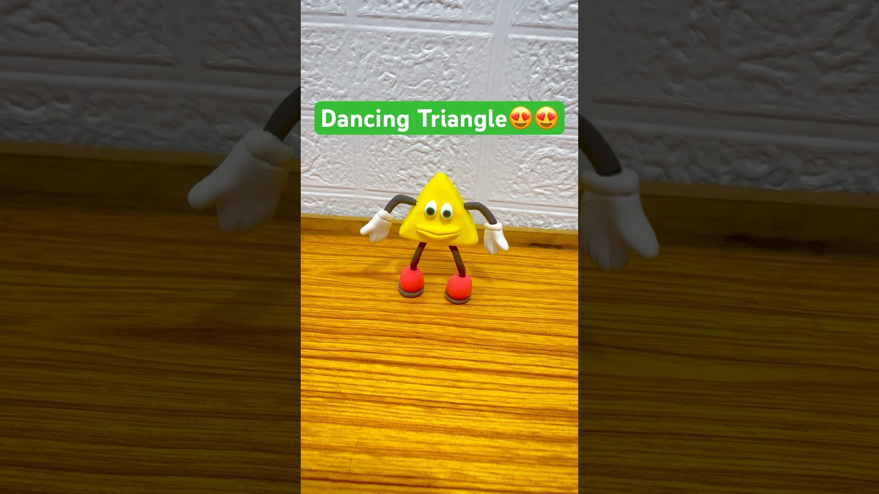 Dancing triangle made with clay😍 #dancingtriangle #triangle #trianguloamoroso #brainrot #toys