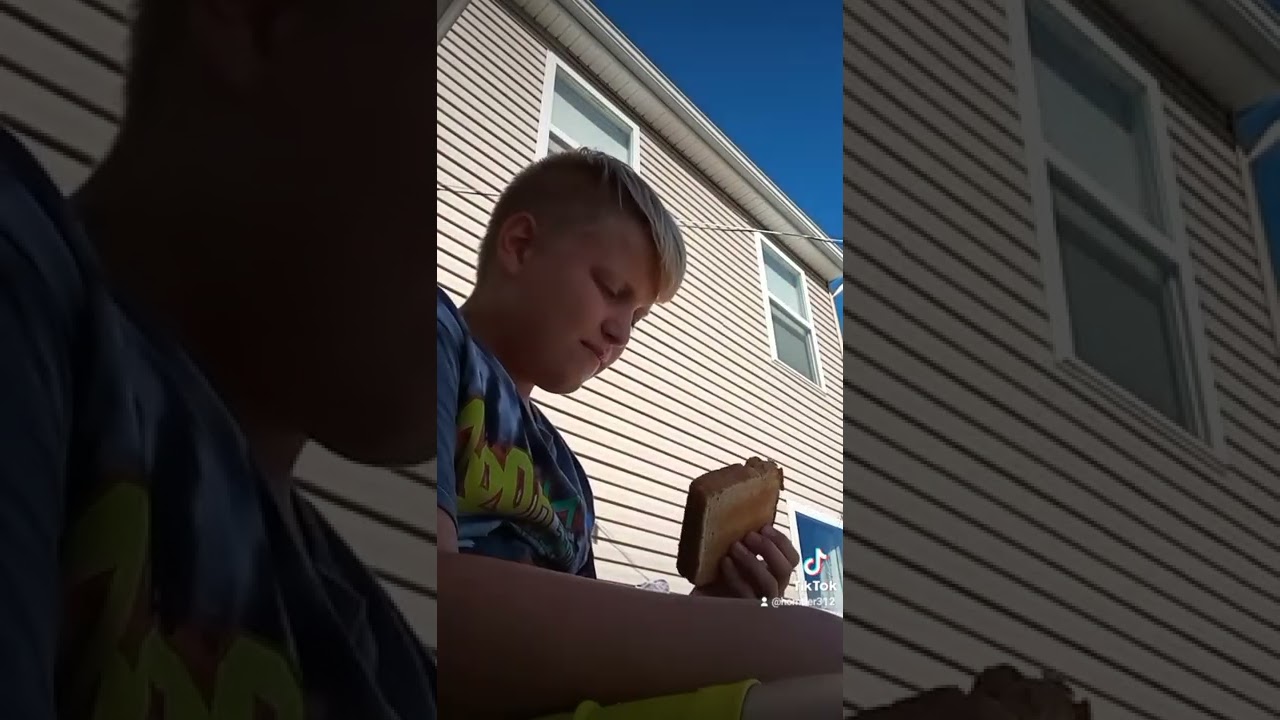 60 second reviews part 4 first time trying a Nutella sandwich