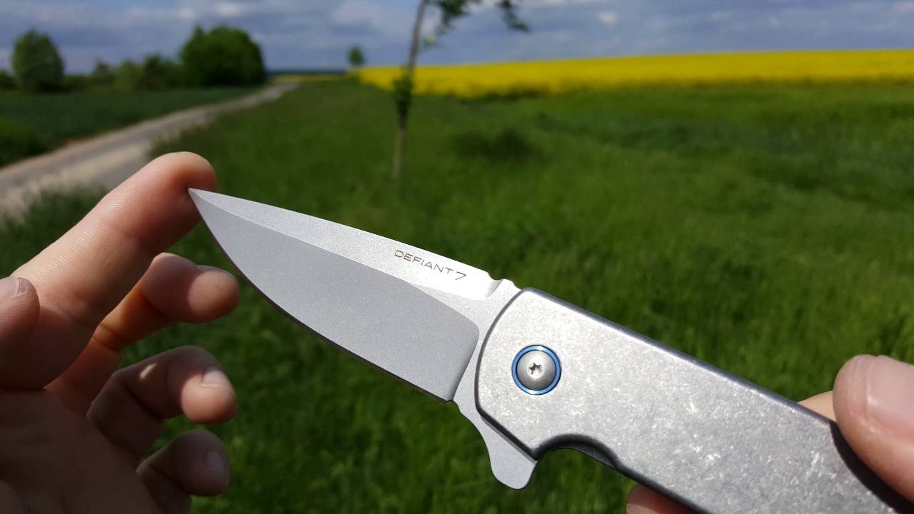 Defiant 7 servo flipper in UHD  (3840x2160)