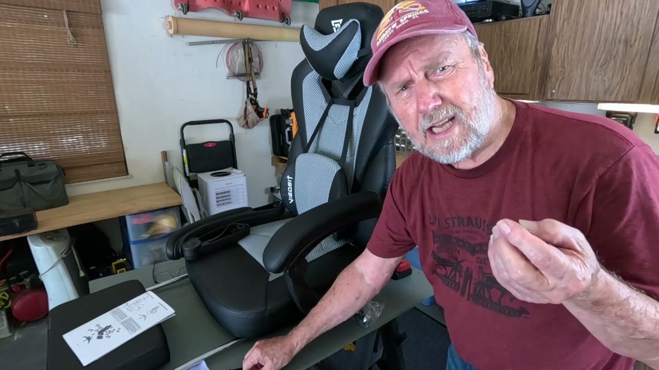 Vigosit Gaming Chair with foot rest and many features