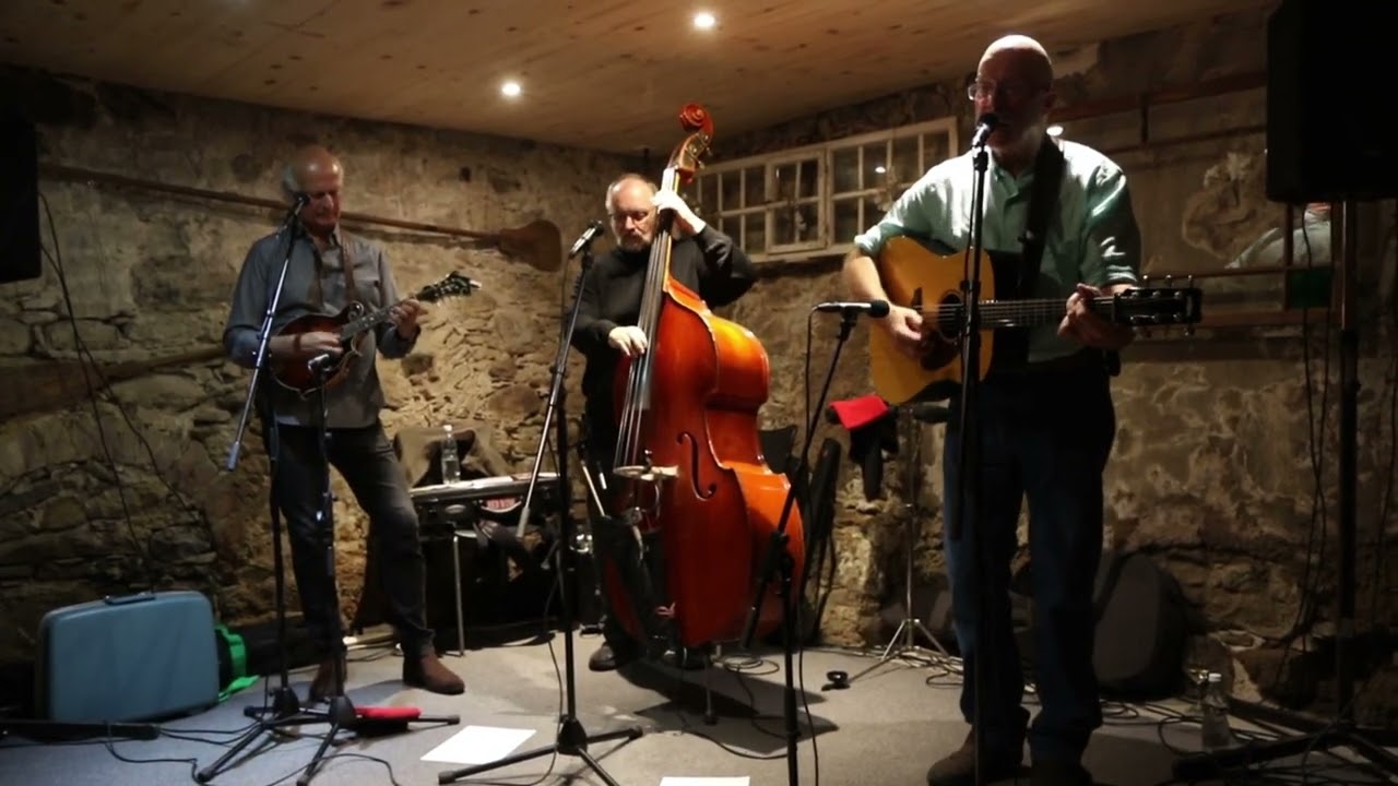 Trio Coppo-Kärner-Lowell am 17.10.2025 bei Bluegrass i de Müli in Zürchersmühle/Urnäsch