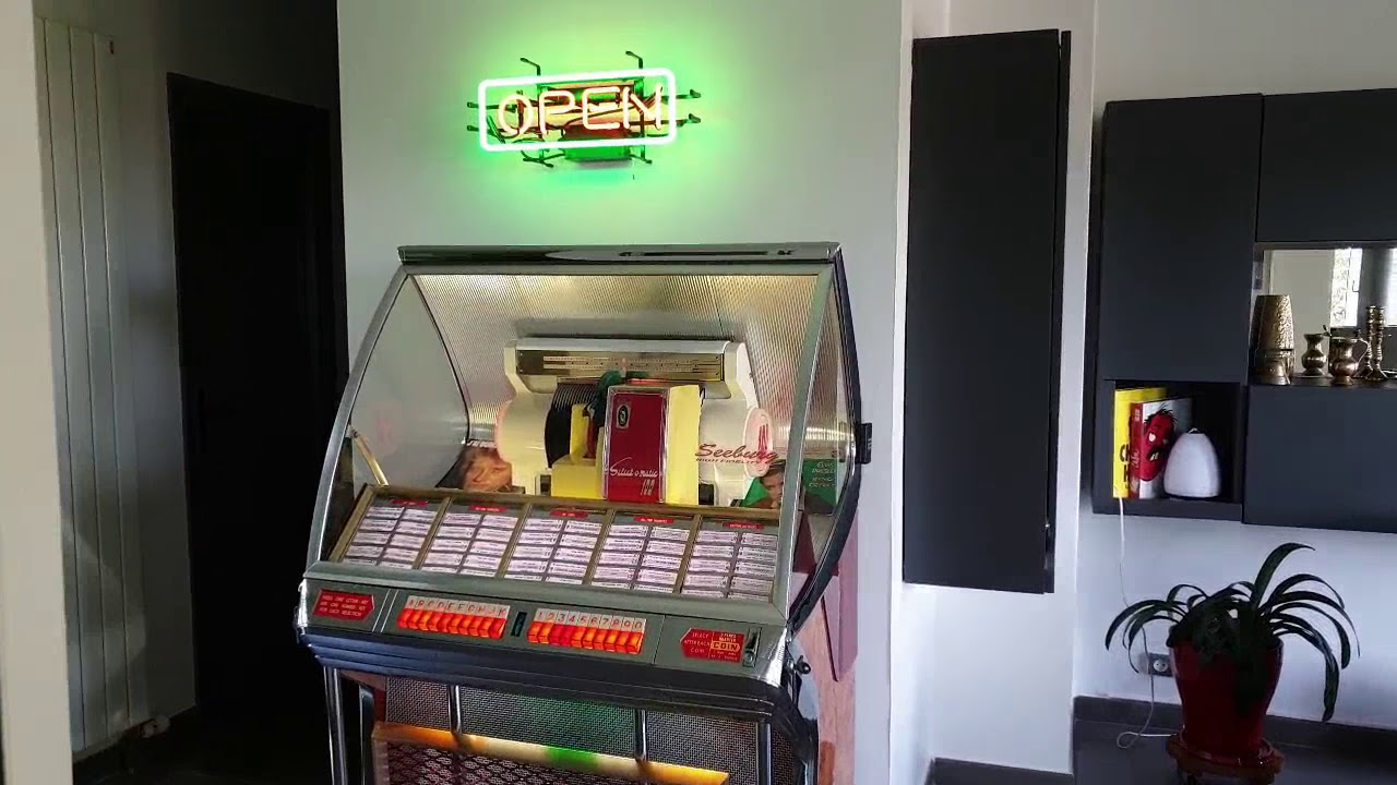 Présentation  Jukebox SEEBURG 100 J de 1956