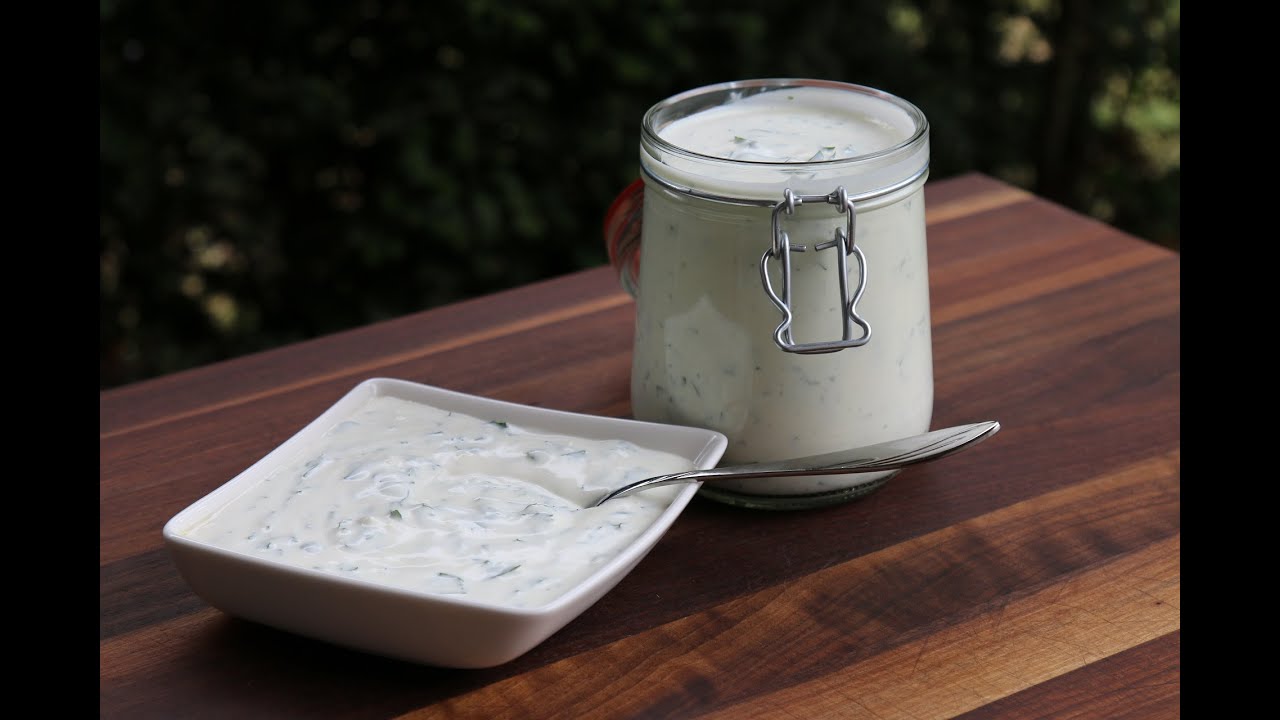 selbstgemachte Knoblauchsoße - selfmade garlic sauce