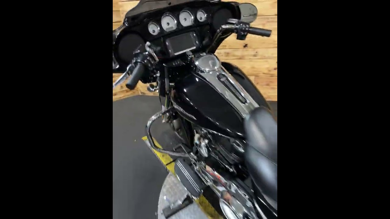 2017 Street Glide Special UHD645490R