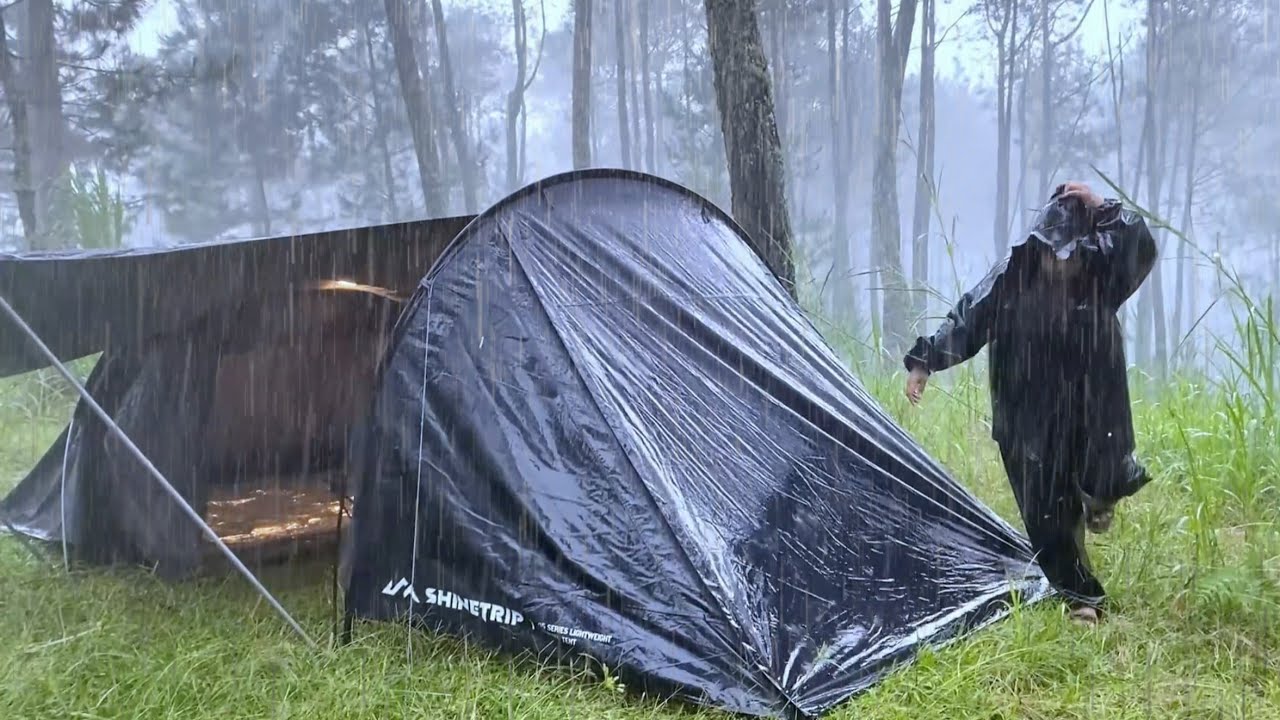 BIG TENT IN HEAVY RAIN‼️SOLO CAMPING IN HEAVY RAIN AND THUNDERSTORMS