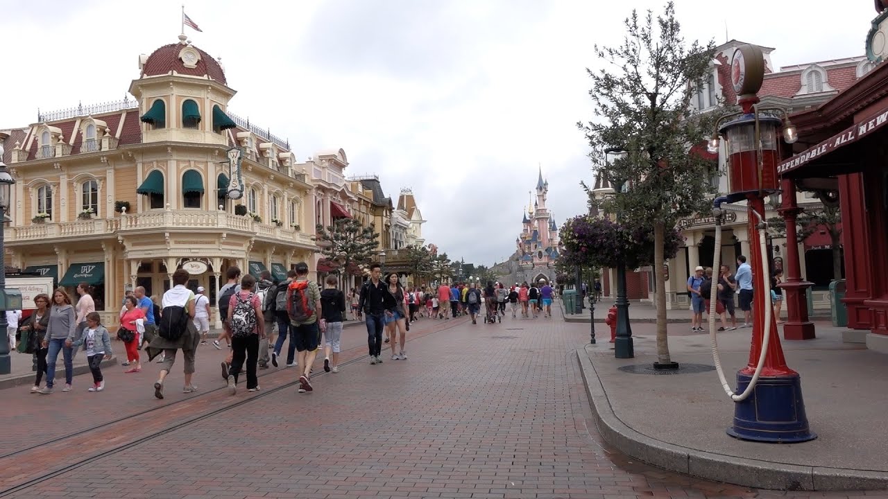 Shopping at Disneyland Park in Disneyland Paris