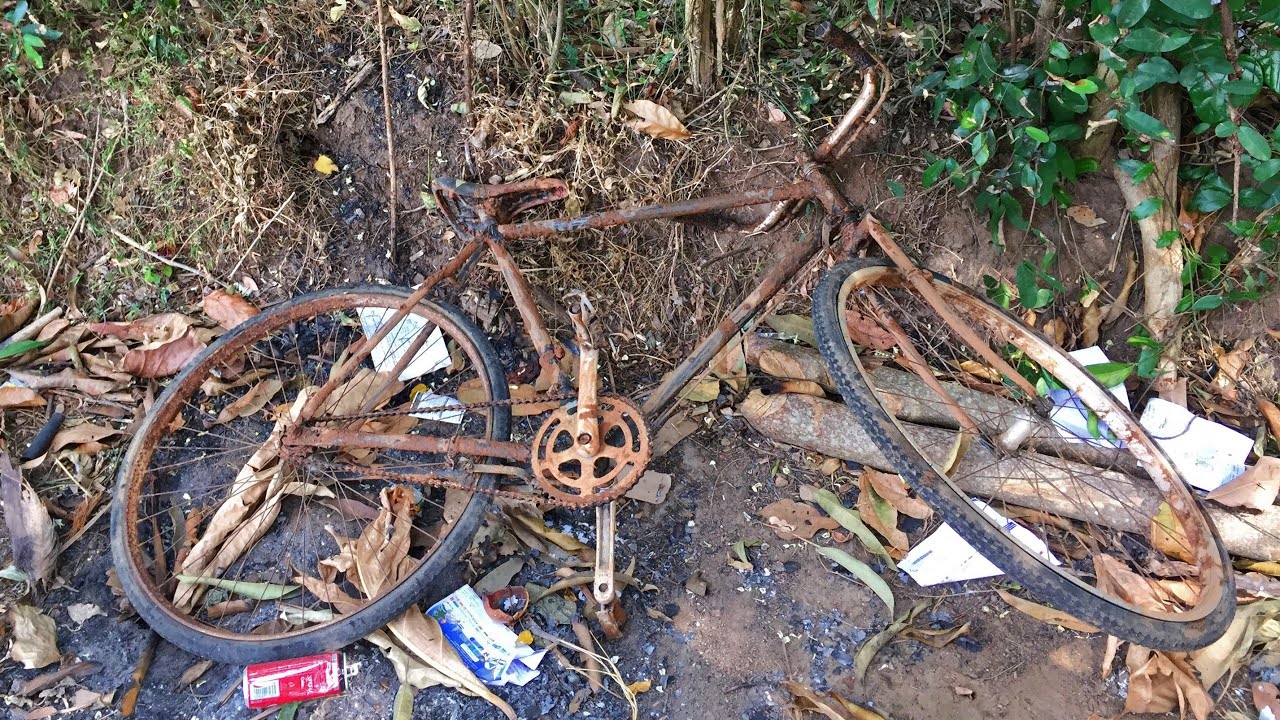 Old and Rusted Bicycle Restoration
