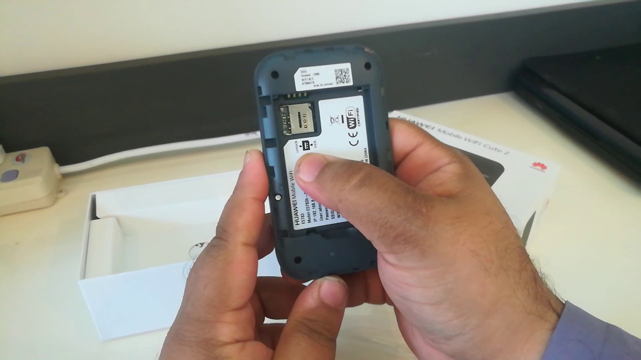 Unboxing Huawei E5783 Portable 4G+ Wi-Fi Router
