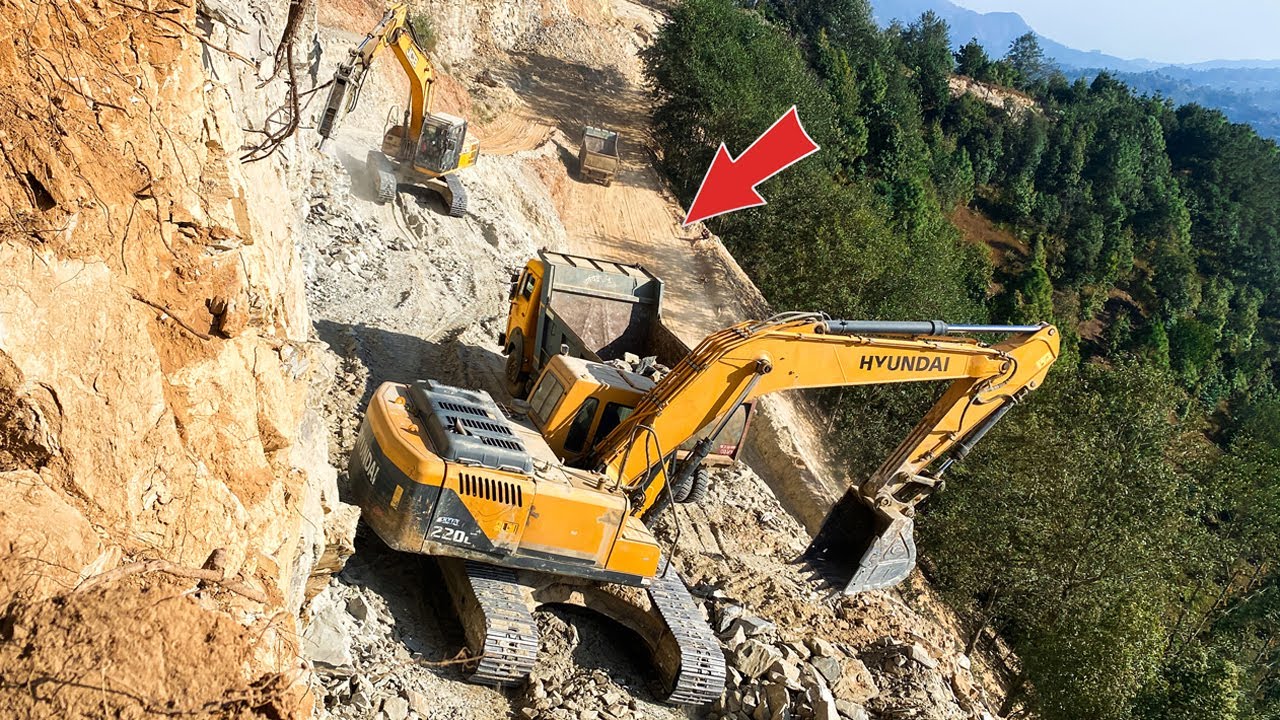 Monster Excavator in Action: Loading Stones, Breaking Rocks, and Building Roads | Excavator Planet