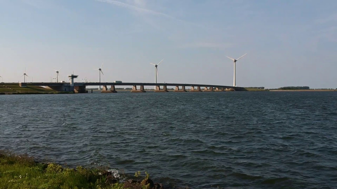 Op een dag bij de Ketelbrug in Flevoland
