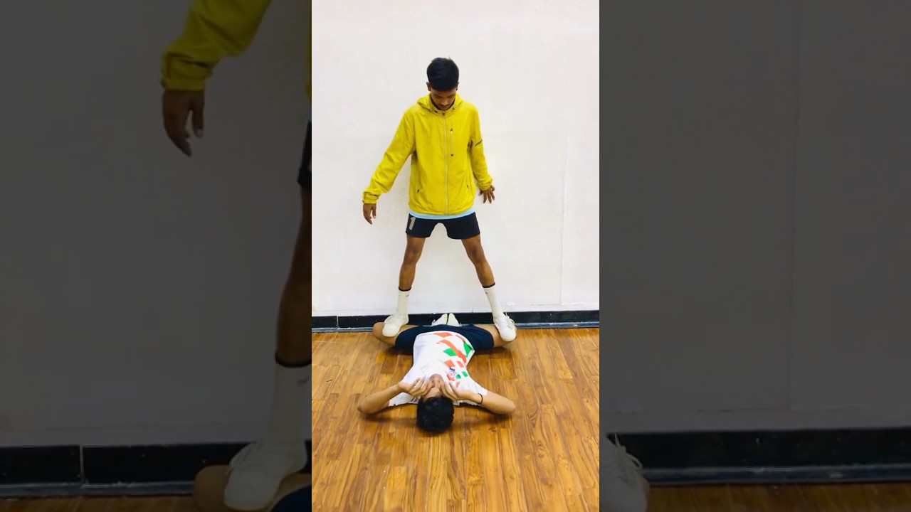 Split stretching for Tekong sepaktakraw game #youtubeshorts #sepaktakraw