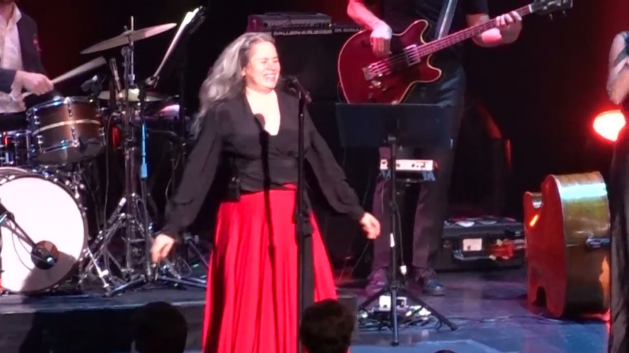 Natalie Merchant - Come On, Aphrodite / Wonder @ Chicago Theatre 5/19/23