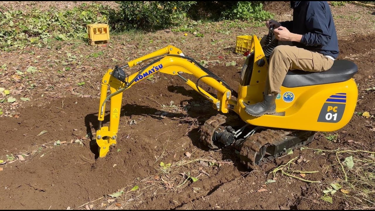 【KOMATSU PC01】さつまいもの収穫をしました！猫もお手伝いに来てくれたよ！We harvested sweet potatoes! The cats came to help too!