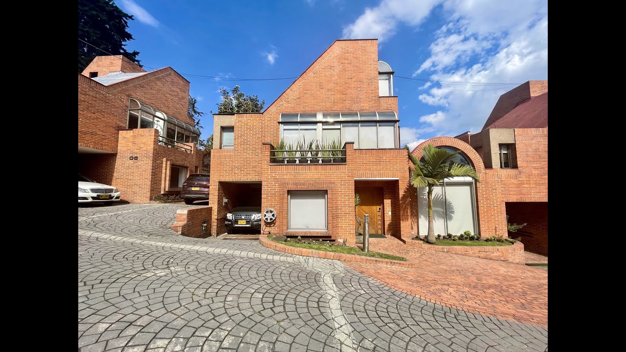 VENDIDA: MODERNA Y  HERMOSA CASA DE CONCEPTO ABIERTO  BOGOTA