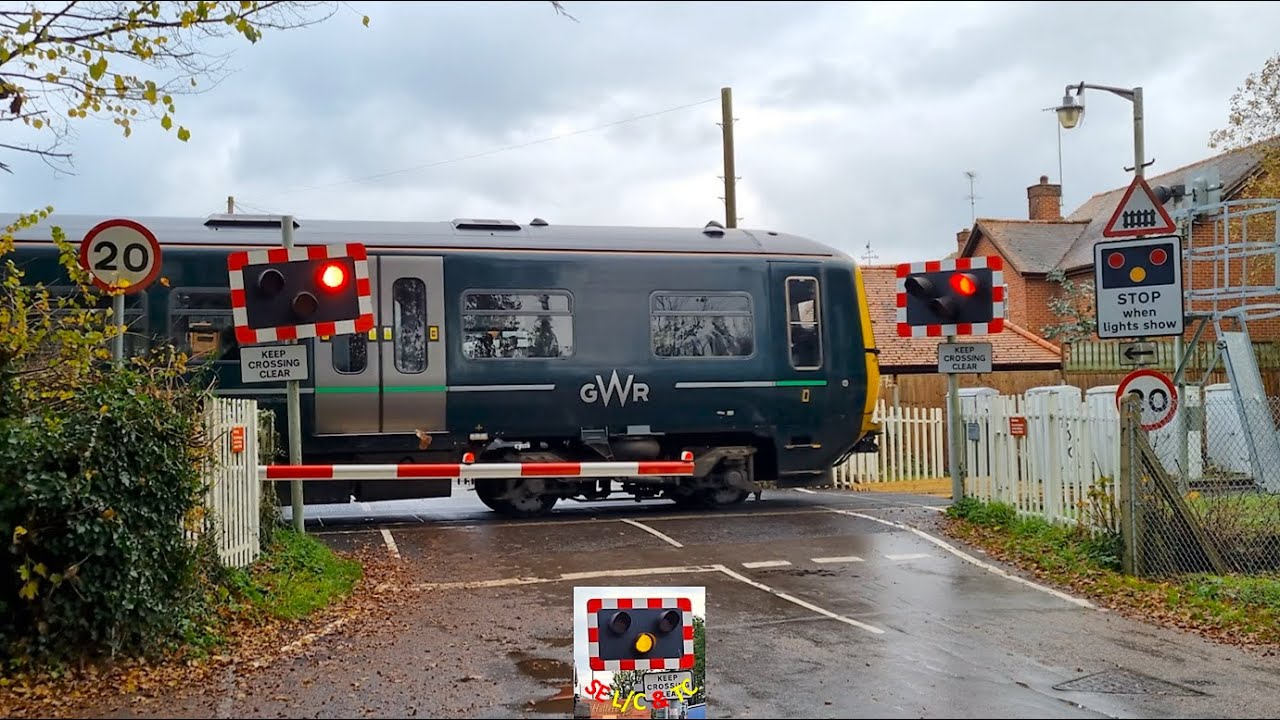Shiplake Level Crossing, Oxfordshire