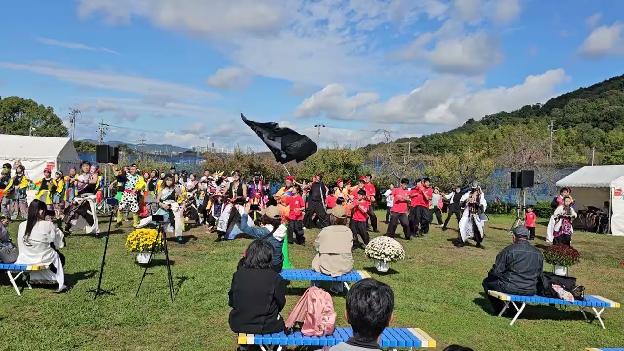 ⑭総踊り3 20251101東谷山フルーツパーク秋のフルーツフェア