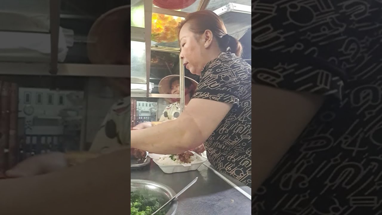 tiệm cơm tấm bình đức sáng 2 giơ bán tới 8 giờ sáng nghỉ ngã tư lộ ngang bình đức . vinhhoi.vlog660