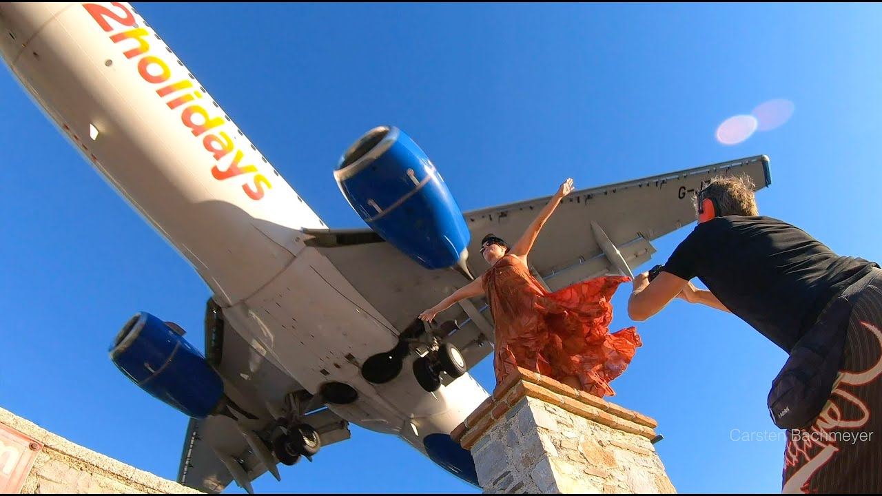 Skiathos, Extreme low landing approach over the head of the model