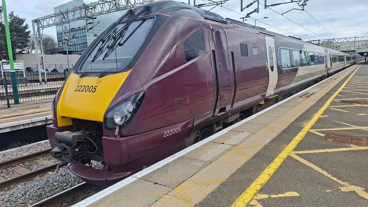 Trains at milton Keynes central