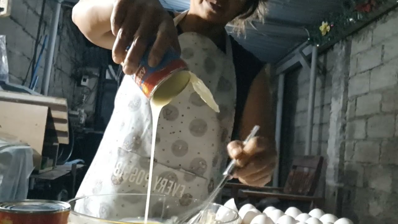 Baking a cake just to sweeten up the day tara, samahan n'yo ako magpalipas ng oras sa kusina! 