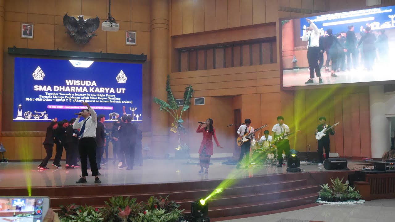 Band SMA Dharma Karya UT - Main Serong (The Changcuters)