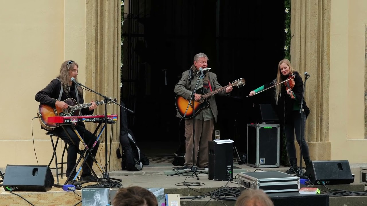 Vladimír Merta, koncert na schodech Uherský Brod