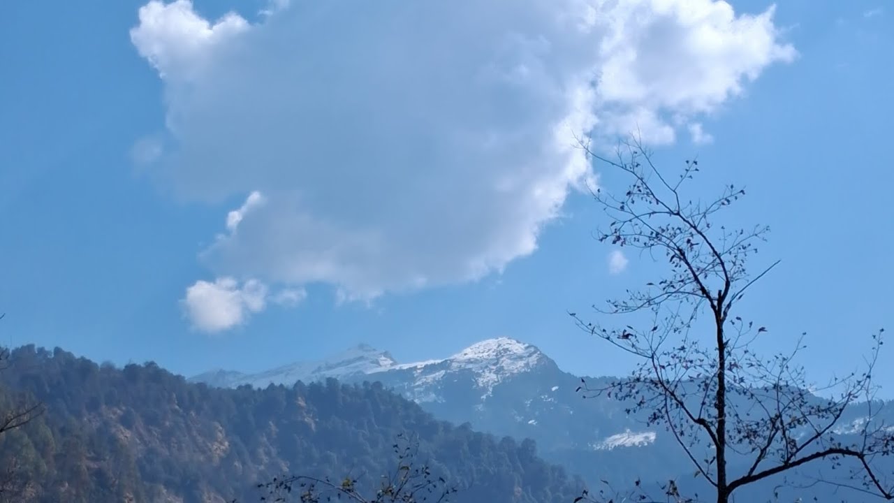 Aaj pahuche apne gaw ⛰️🥰||