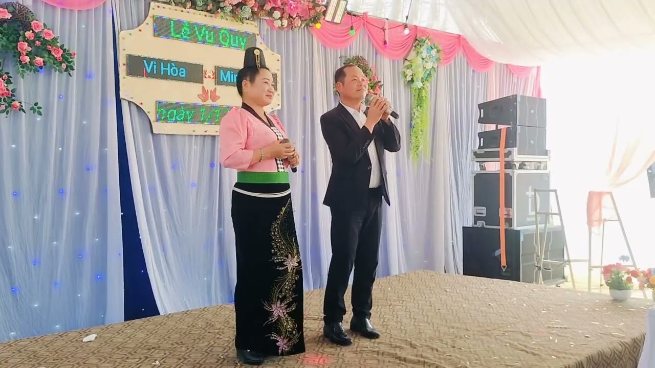 PÀY KIN LẨU LAN NHINH HƯƠNG RỪNG MƯỜNG LA KHẮP TAY