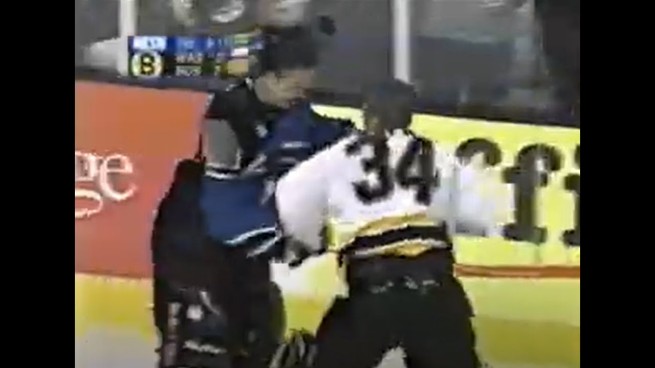 Best mans fighting: Kolzig vs Dafoe during line brawl