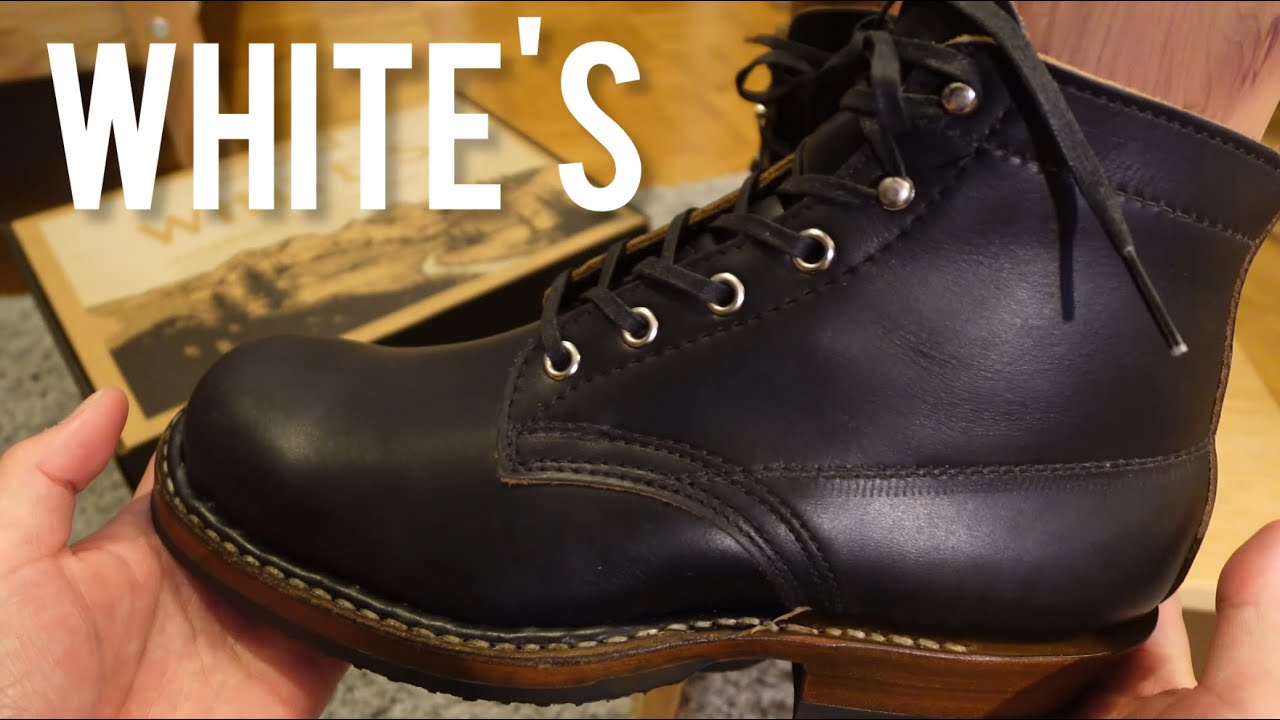 Японец распаковывает свою первую пару ботинок White's @WhitesBoots1853