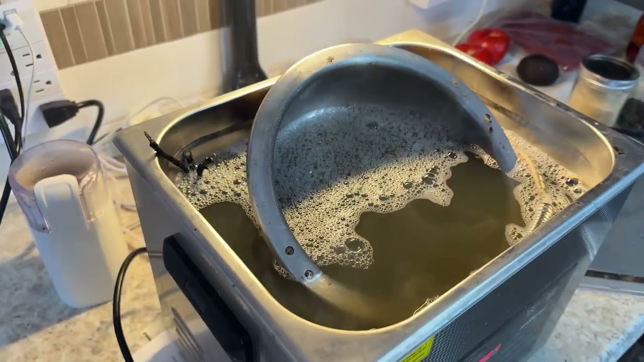 Glue Pot Pub   Popcorn Machine