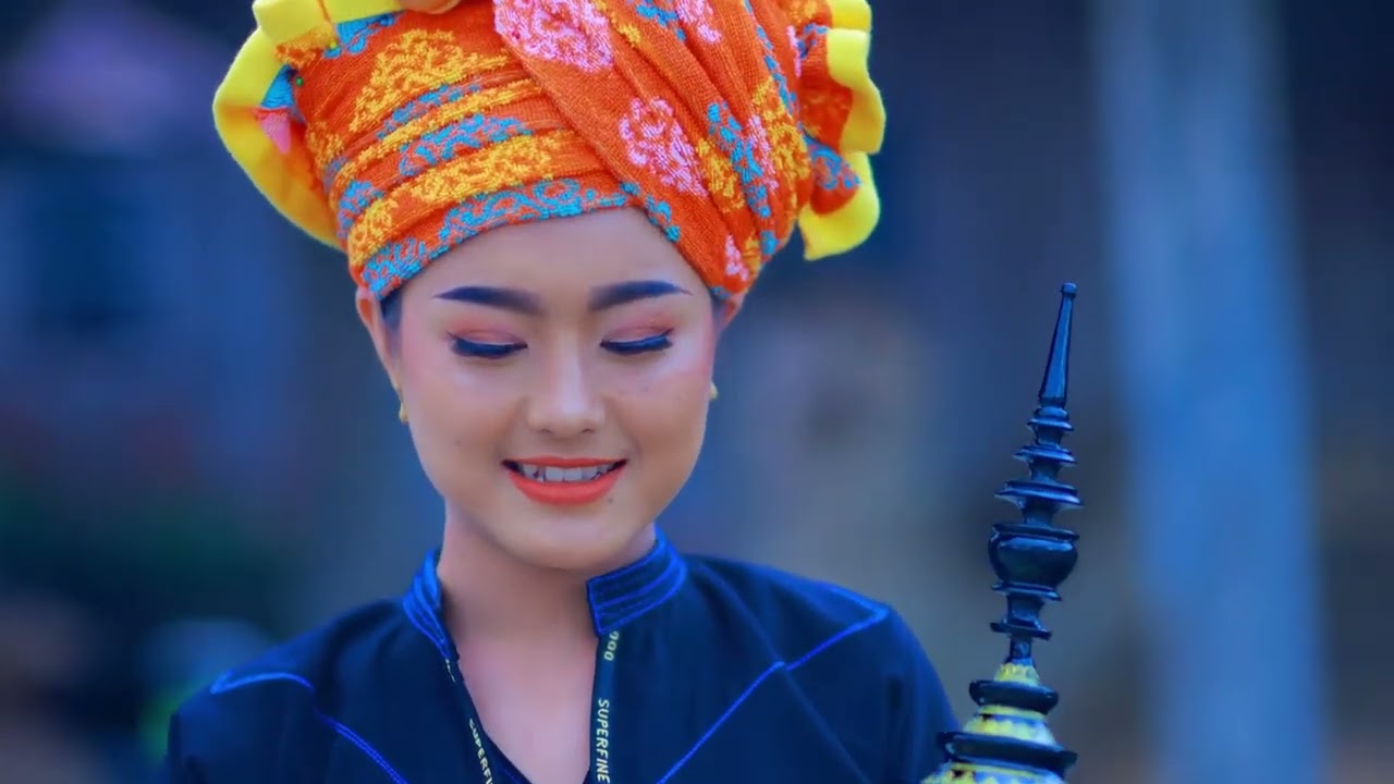 အွဥ်းရင်းတဝ်း  ရွစ် / ခွန်လဝ်းခမ်း