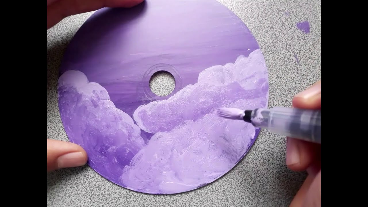 Como pintar nubes con pintura acrílica sobre cd