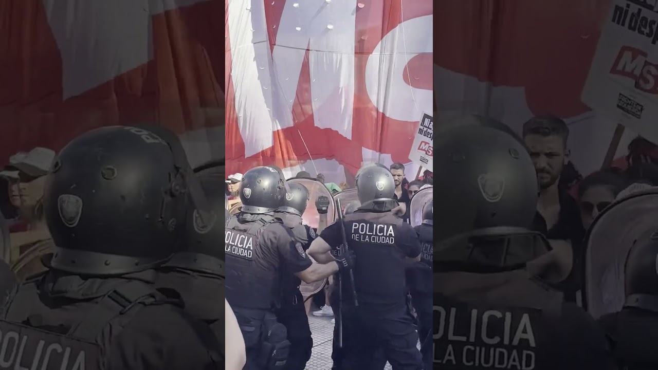 TENSI&Oacute;N FRENTE AL CONGRESO: por segundo d&iacute;a, hay incidentes entre la polic&iacute;a y los piqueteros