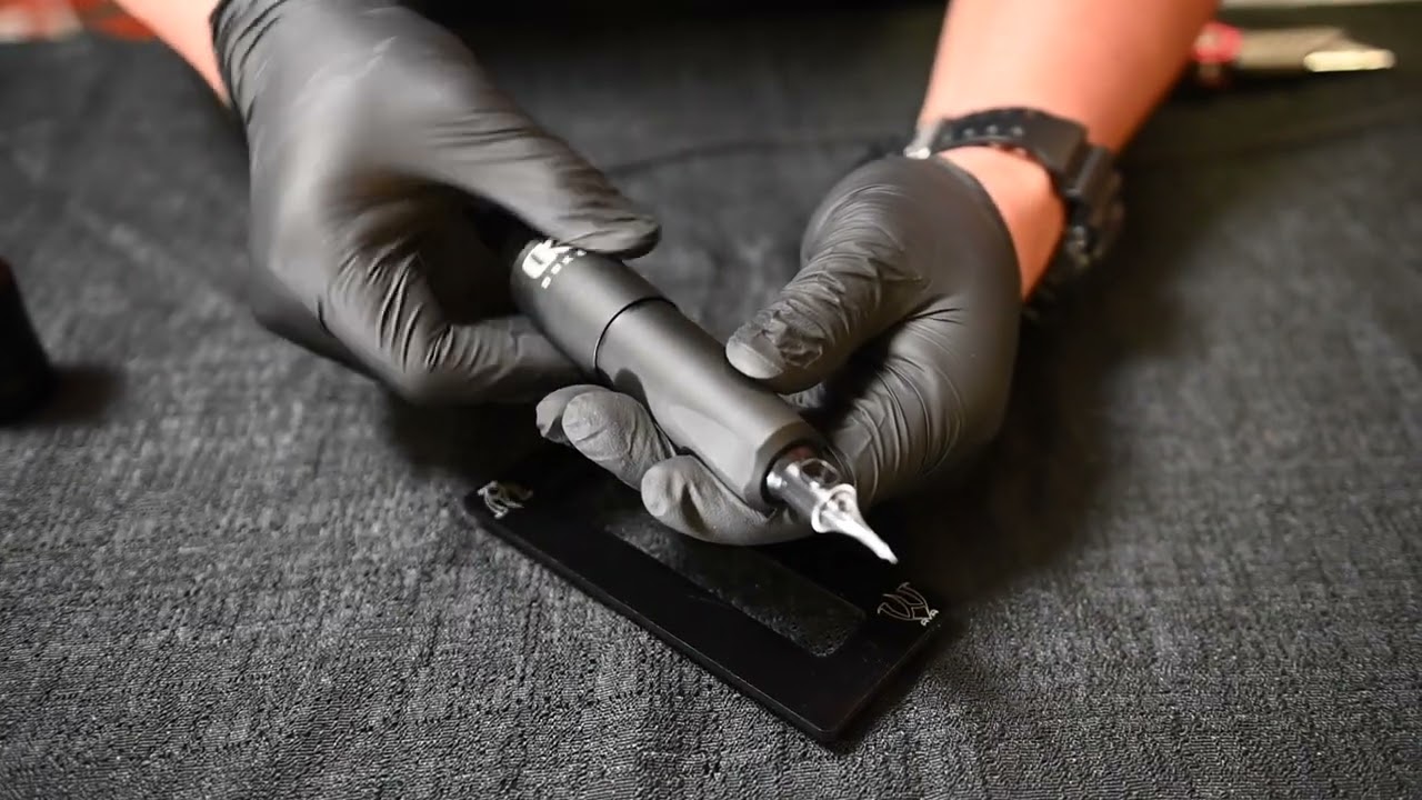 Duke K1 Pen Tattoo Machine - A brief look at this affordable 3.5m stroke pen tattoo machine.