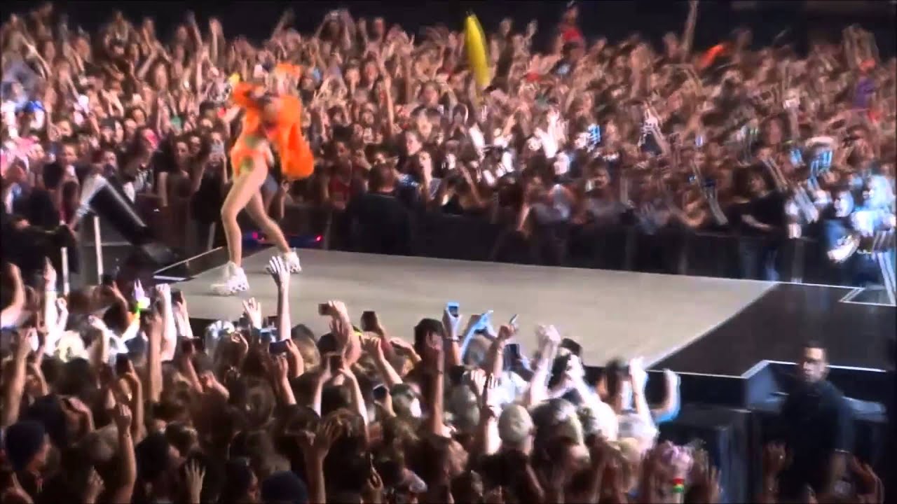 Miley Cyrus Full New Zealand Bangerz Tour Concert