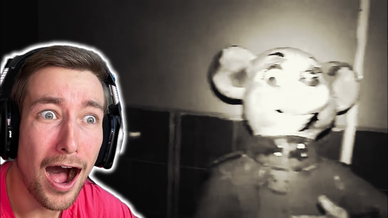 This FNAF Theme Park Comes To Life At Night