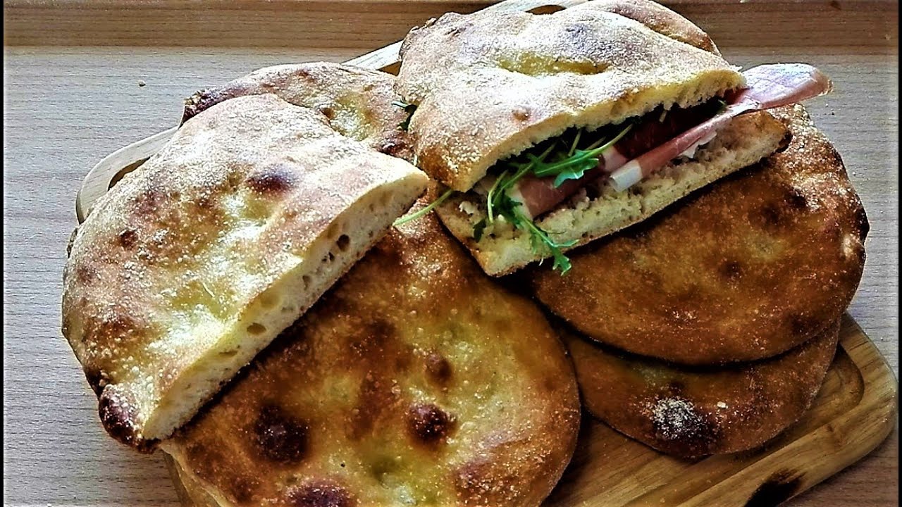 SCHIACCIATA TOSCANA: RICETTA SEMPLICE - FOCACCIA RUSTICA CROCCANTE FATTA IN CASA - SENZA IMPASTO