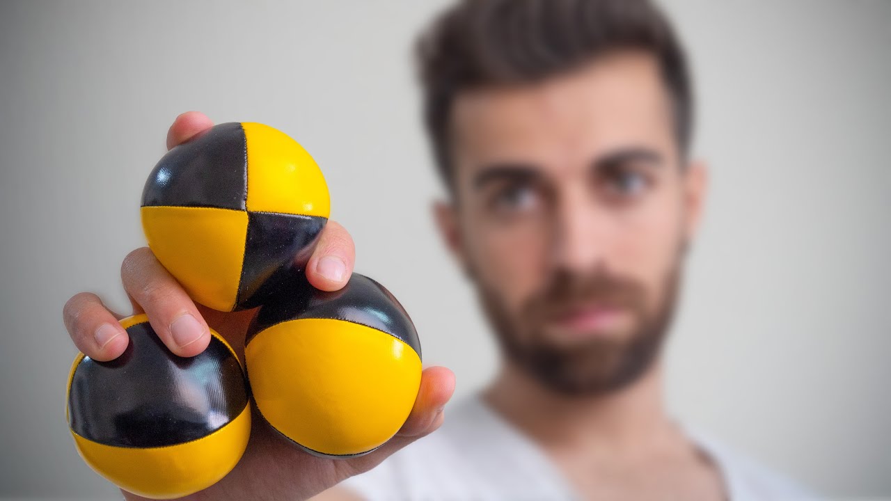 לומד לעשות ג'אגלינג ללא ניסיון
